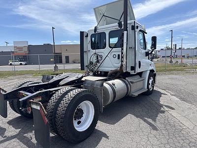 2020 Freightliner CASCADIA 113