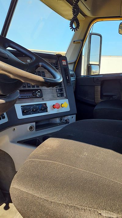 2020 Freightliner 122SD