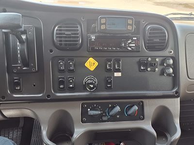 2018 Freightliner M2 106