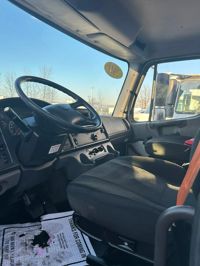 2018 Freightliner M2 106