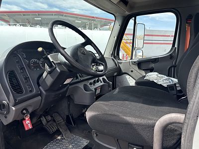 2020 Freightliner M2 106
