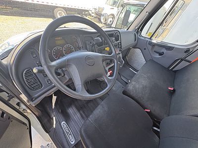 2018 Freightliner M2 106