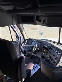 2017 Freightliner CASCADIA 125