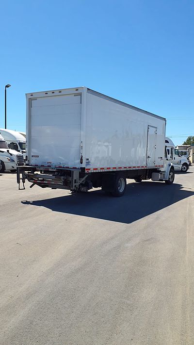 2019 Freightliner M2 106