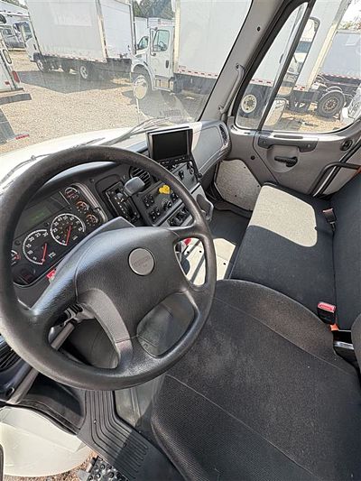 2019 Freightliner M2 106