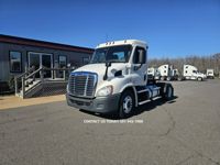 2019 Freightliner CASCADIA 113