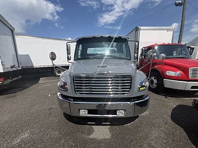 2019 Freightliner M2 106