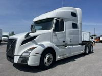 2021 Volvo VNL64T-760
