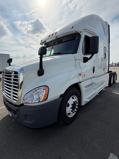2019 Freightliner CASCADIA 125
