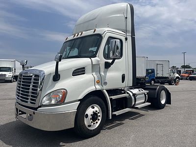 2020 Freightliner CASCADIA 113