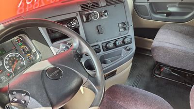 2018 Freightliner CASCADIA 125