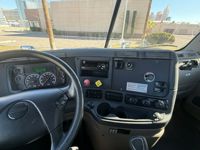 2019 Freightliner CASCADIA 125