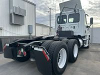 2018 Freightliner CASCADIA 125