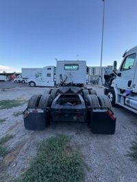 2019 Volvo VNL64T-300