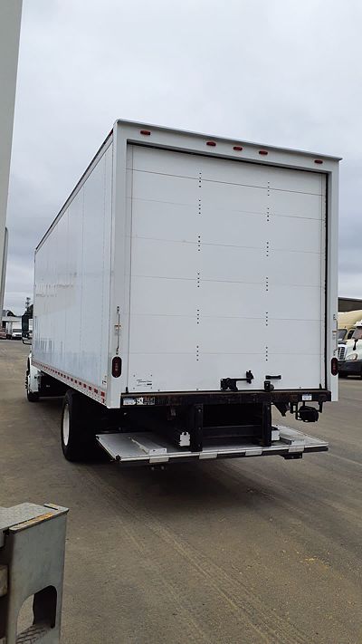 2017 Freightliner M2 106