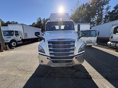 2020 Freightliner NEW CASCADIA 126