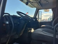 2020 Volvo VNL64T-760