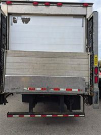 2017 Freightliner M2 106