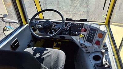 2021 Autocar ACTT42