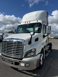 2017 Freightliner CASCADIA 113