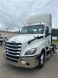 2019 Freightliner NEW CASCADIA 126