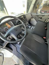 2018 Freightliner M2 106