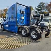 2020 Freightliner CASCADIA 125