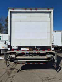 2018 Freightliner M2 106