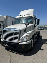 2018 Freightliner CASCADIA 125