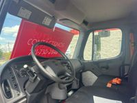 2018 Freightliner M2 106