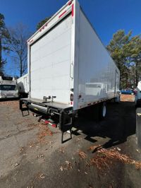 2018 Freightliner M2 106