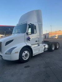 2018 Volvo VNL64T-300
