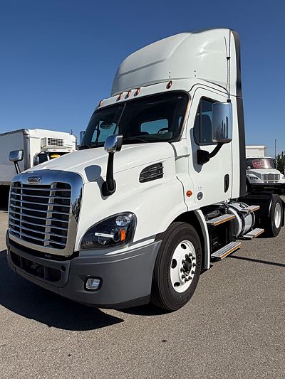2019 Freightliner CASCADIA 113