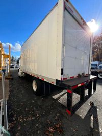 2018 Freightliner M2 106