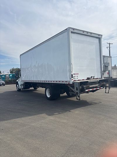 2019 Freightliner M2 106