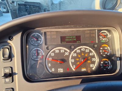 2022 Freightliner M2 106