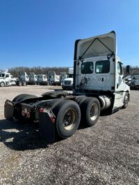 2021 Freightliner NEW CASCADIA PX12664