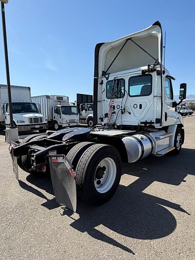 2019 Freightliner CASCADIA 113