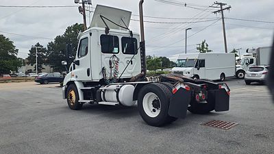 2020 Freightliner CASCADIA 113