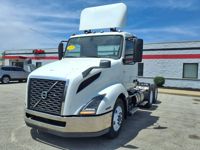 2019 Volvo VNL64T-300