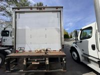 2018 Freightliner M2 106