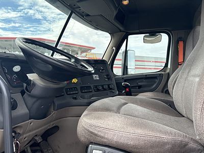 2020 Freightliner CASCADIA 125