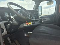 2021 Freightliner NEW CASCADIA PX12664