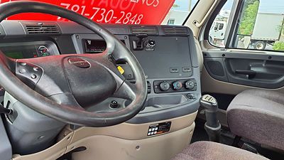 2020 Freightliner CASCADIA 113