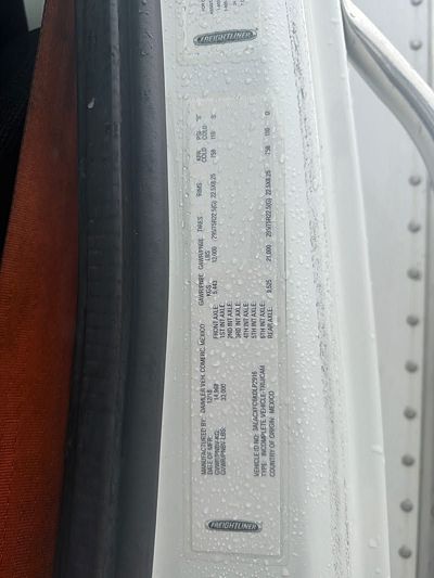 2019 Freightliner M2 106