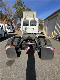 2015 Freightliner CASCADIA 113