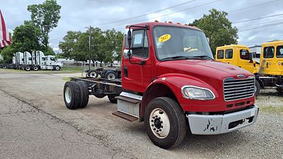 2017 Freightliner M2 106