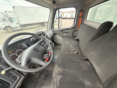 2020 Freightliner M2 106