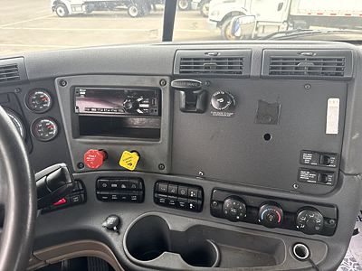 2020 Freightliner CASCADIA 125