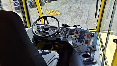 2021 Autocar ACTT42
